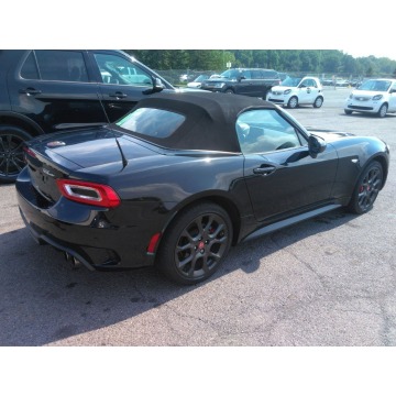Fiat 124 Spider  Kabriolet 2018,  1.4 benzyna, automat - Na sprzedaż za 111 069 zł - Katowice - zdjęcie 4
