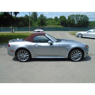 Fiat 124 Spider  Kabriolet 2018,  1.4 benzyna, automat - Na sprzedaż za 98 388 zł - Katowice - zdjęcie 6