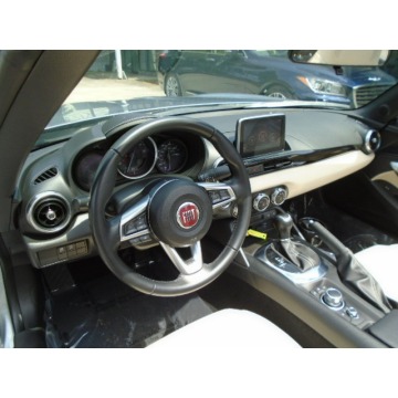 Fiat 124 Spider  Kabriolet 2018,  1.4 benzyna, automat - Na sprzedaż za 98 388 zł - Katowice - zdjęcie 8