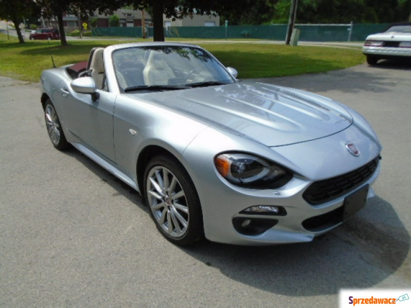 Fiat 124 Spider - 1.4 140 km Lusso Red Top Edition - Samochody osobowe - Katowice