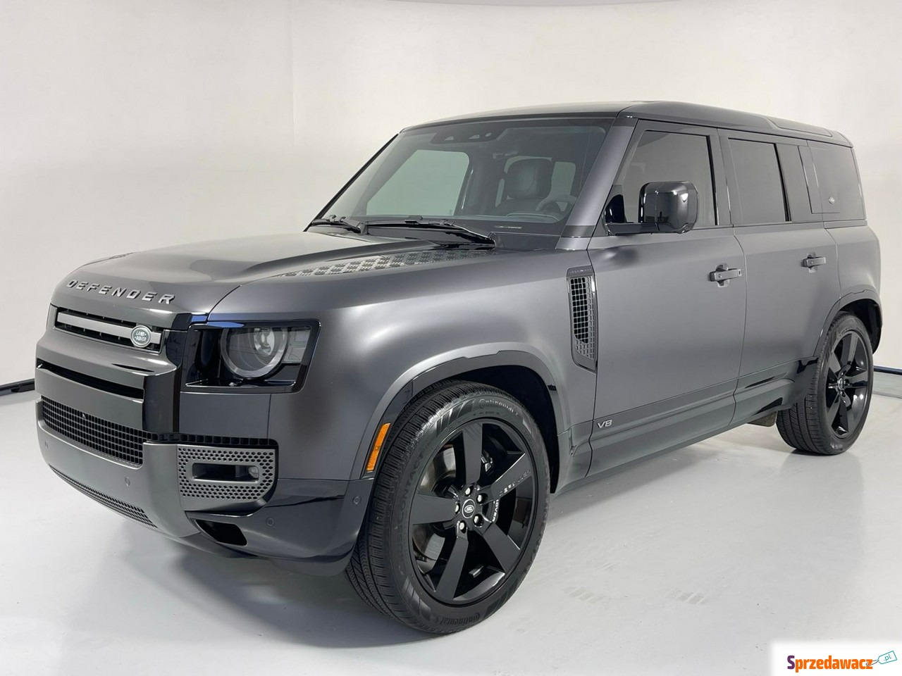 Land Rover Defender 2023