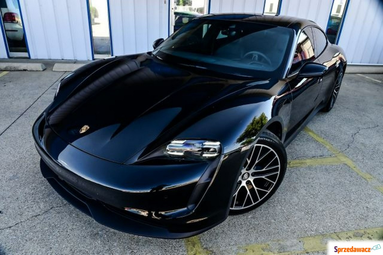 Porsche Taycan 2021