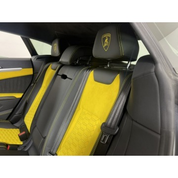 Lamborghini Urus  SUV 2019,  4.0 benzyna, automat - Na sprzedaż za 1 105 770 zł - Katowice - zdjęcie 10
