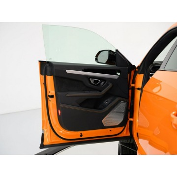 Lamborghini Urus  SUV 2021,  4.0 benzyna, automat - Na sprzedaż za 961 860 zł - Katowice - zdjęcie 4