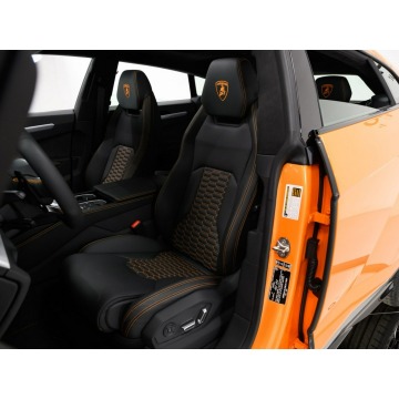 Lamborghini Urus  SUV 2021,  4.0 benzyna, automat - Na sprzedaż za 961 860 zł - Katowice - zdjęcie 6