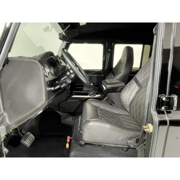 Land Rover Defender  Terenowy 1988,  6.7 benzyna, automat - Na sprzedaż za 2 540 700 zł - Katowice - zdjęcie 3