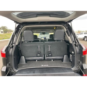 Lexus LX  SUV 2020,  5.7 benzyna, automat - Na sprzedaż za 187 329 zł - Katowice - zdjęcie 9