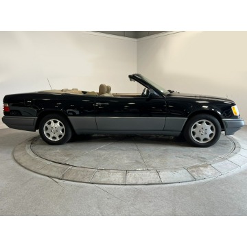 Mercedes - Benz E-klasa  Kabriolet 1995,  3.2 benzyna, automat - Na sprzedaż za 66 297 zł - Katowice - zdjęcie 4
