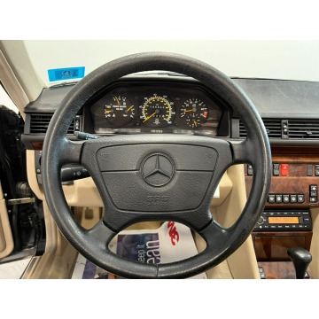 Mercedes - Benz E-klasa  Kabriolet 1995,  3.2 benzyna, automat - Na sprzedaż za 66 297 zł - Katowice - zdjęcie 9