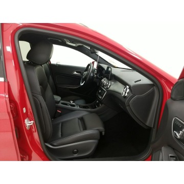 Mercedes - Benz GLA-klasa  SUV 2018,  2.0 benzyna, automat - Na sprzedaż za 63 222 zł - Katowice - zdjęcie 5