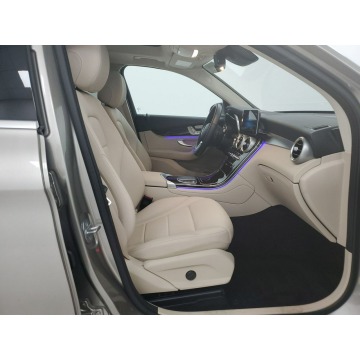Mercedes - Benz GLC-klasa  SUV 2021,  2.0 benzyna, automat - Na sprzedaż za 188 190 zł - Katowice - zdjęcie 8