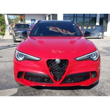 Alfa Romeo Stelvio  SUV 2022,  2.8 benzyna, automat - Na sprzedaż za 369 000 zł - Katowice - zdjęcie 2
