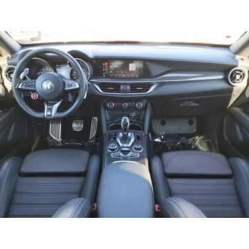 Alfa Romeo Stelvio  SUV 2022,  2.8 benzyna, automat - Na sprzedaż za 369 000 zł - Katowice - zdjęcie 4