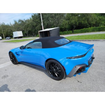 Aston Martin   Kabriolet 2021,  4.0 benzyna, automat - Na sprzedaż za 560 000 zł - Katowice - zdjęcie 4