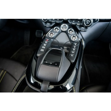 Aston Martin   Kabriolet 2021,  4.0 benzyna, automat - Na sprzedaż za 600 000 zł - Katowice - zdjęcie 6