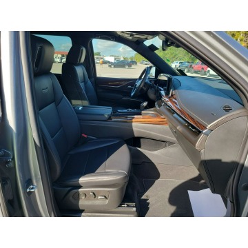 Cadillac Escalade  SUV 2022,  3.0 benzyna, automat - Na sprzedaż za 340 200 zł - Katowice - zdjęcie 8
