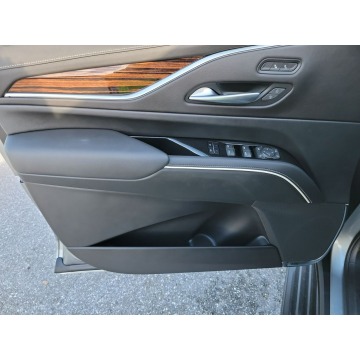 Cadillac Escalade  SUV 2022,  3.0 benzyna, automat - Na sprzedaż za 340 200 zł - Katowice - zdjęcie 12