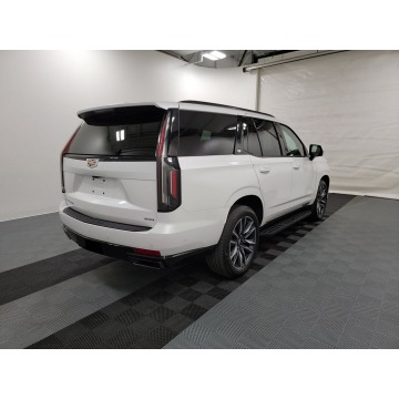Cadillac Escalade  SUV 2023,  6.2 benzyna, automat - Na sprzedaż za 553 500 zł - Katowice - zdjęcie 4