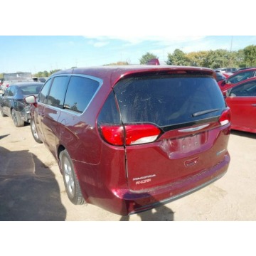 Chrysler Pacifica  Minivan/Van 2018,  3.6 hybryda, automat - Na sprzedaż za 35 147 zł - Katowice - zdjęcie 3