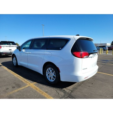 Chrysler Voyager  Minivan/Van 2022,  3.6 benzyna, automat - Na sprzedaż za 137 700 zł - Katowice - zdjęcie 4
