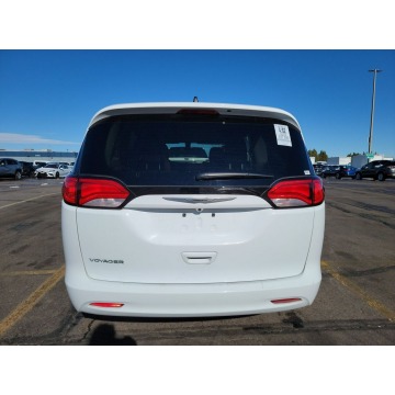 Chrysler Voyager  Minivan/Van 2022,  3.6 benzyna, automat - Na sprzedaż za 137 700 zł - Katowice - zdjęcie 5