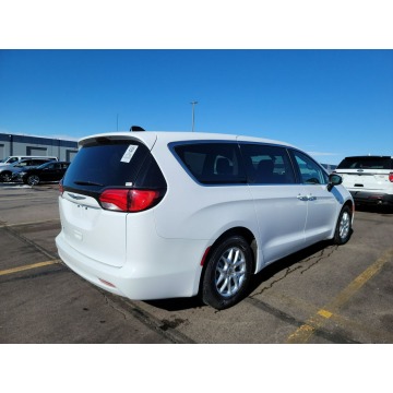 Chrysler Voyager  Minivan/Van 2022,  3.6 benzyna, automat - Na sprzedaż za 137 700 zł - Katowice - zdjęcie 6