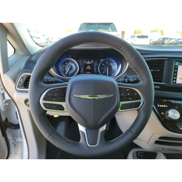 Chrysler Voyager  Minivan/Van 2022,  3.6 benzyna, automat - Na sprzedaż za 137 700 zł - Katowice - zdjęcie 7
