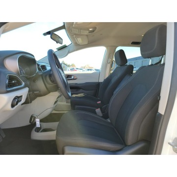 Chrysler Voyager  Minivan/Van 2022,  3.6 benzyna, automat - Na sprzedaż za 137 700 zł - Katowice - zdjęcie 8