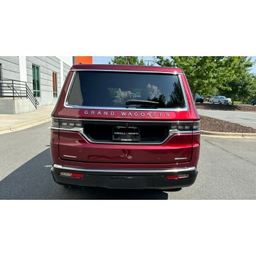 Jeep Wagoneer  SUV 2022,  6.4 benzyna, automat - Na sprzedaż za 381 915 zł - Katowice - zdjęcie 6