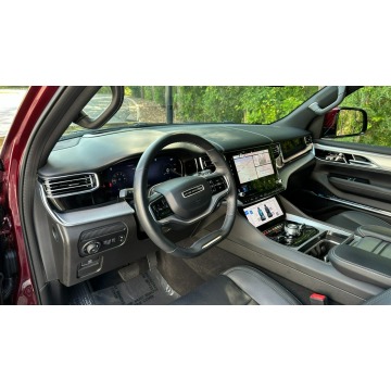 Jeep Wagoneer  SUV 2022,  6.4 benzyna, automat - Na sprzedaż za 381 915 zł - Katowice - zdjęcie 9