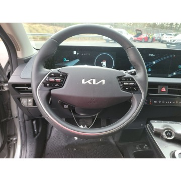Kia EV6  SUV 2022 elektryczny, automat - Na sprzedaż za 210 150 zł - Katowice - zdjęcie 8