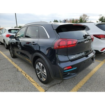 Kia Niro  SUV 2022 elektryczny, automat - Na sprzedaż za 180 000 zł - Katowice - zdjęcie 3