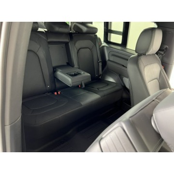 Land Rover Defender  Terenowy 2023,  3.0 benzyna, automat - Na sprzedaż za 540 000 zł - Katowice - zdjęcie 7