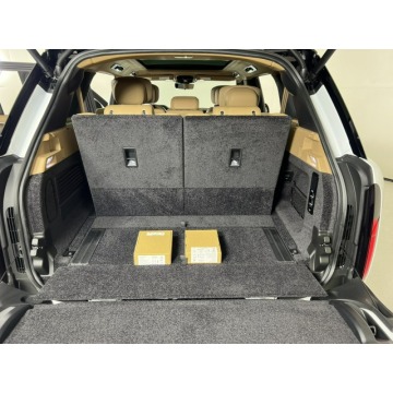Land Rover Range Rover  SUV 2023,  9.0 benzyna, automat - Na sprzedaż za 922 500 zł - Katowice - zdjęcie 9