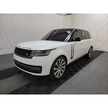 Land Rover Range Rover  SUV 2023,  4.4 benzyna, automat - Na sprzedaż za 724 500 zł - Katowice - zdjęcie 2