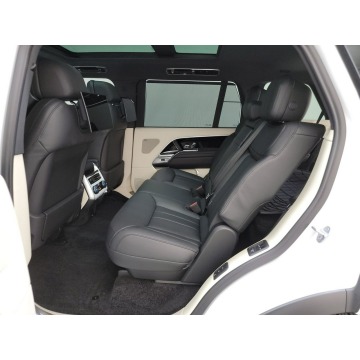 Land Rover Range Rover  SUV 2023,  4.4 benzyna, automat - Na sprzedaż za 724 500 zł - Katowice - zdjęcie 6