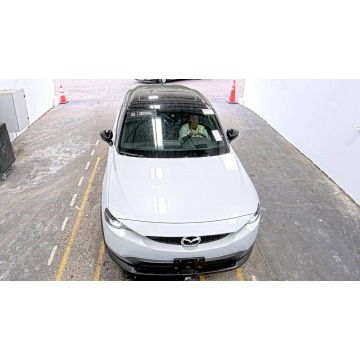 Mazda MX-3  SUV 2022 elektryczny, automat - Na sprzedaż za 153 900 zł - Katowice - zdjęcie 2
