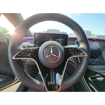 Mercedes - Benz   Sedan/Limuzyna 2022,  1.0 benzyna, automat - Na sprzedaż za 353 748 zł - Katowice - zdjęcie 8