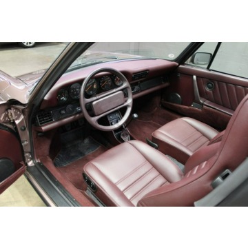 Porsche 911 1987,  3.2 benzyna - Na sprzedaż za 218 801 zł - Katowice - zdjęcie 9