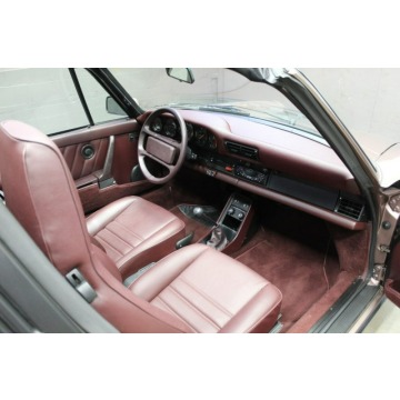 Porsche 911 1987,  3.2 benzyna - Na sprzedaż za 218 801 zł - Katowice - zdjęcie 12