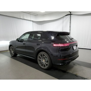 Porsche Cayenne  SUV 2022,  4.0 benzyna, automat - Na sprzedaż za 466 662 zł - Katowice - zdjęcie 4