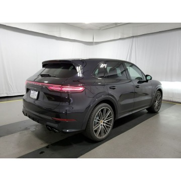 Porsche Cayenne  SUV 2022,  4.0 benzyna, automat - Na sprzedaż za 466 662 zł - Katowice - zdjęcie 6