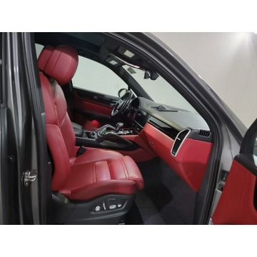 Porsche Cayenne  SUV 2022,  3.0 hybryda, automat - Na sprzedaż za 285 000 zł - Katowice - zdjęcie 10