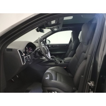 Porsche Cayenne  SUV 2021,  4.0 benzyna, automat - Na sprzedaż za 489 540 zł - Katowice - zdjęcie 8