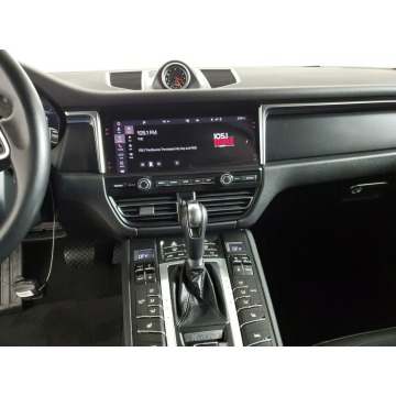 Porsche Macan  SUV 2020,  2.0 benzyna, automat - Na sprzedaż za 232 470 zł - Katowice - zdjęcie 8