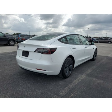 Tesla Model 3  Sedan/Limuzyna 2021 elektryczny, automat - Na sprzedaż za 221 400 zł - Katowice - zdjęcie 4