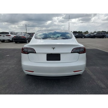 Tesla Model 3  Sedan/Limuzyna 2021 elektryczny, automat - Na sprzedaż za 221 400 zł - Katowice - zdjęcie 5