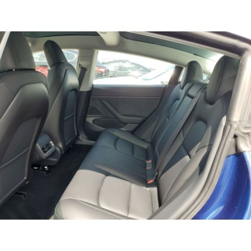 Tesla Model 3  Sedan/Limuzyna 2020 elektryczny, automat - Na sprzedaż za 204 057 zł - Katowice - zdjęcie 8
