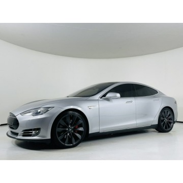 Tesla Model S  Sedan/Limuzyna 2016 elektryczny, automat - Na sprzedaż za 156 702 zł - Katowice - zdjęcie 3