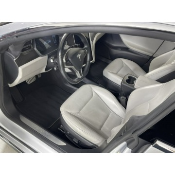 Tesla Model S  Sedan/Limuzyna 2016 elektryczny, automat - Na sprzedaż za 156 702 zł - Katowice - zdjęcie 6